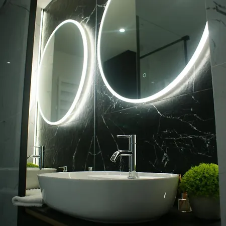 Westin House No 407 *
