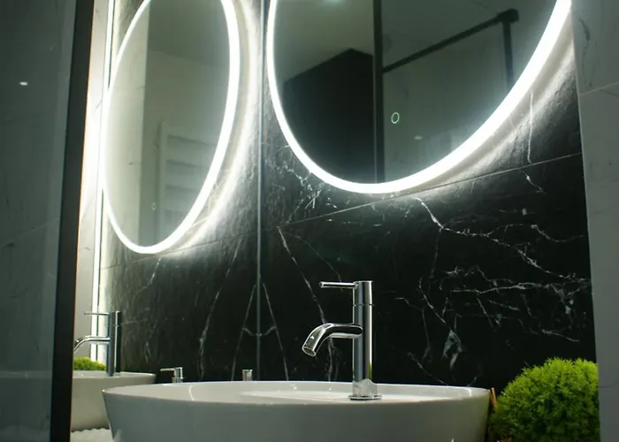 Westin House No 407 *